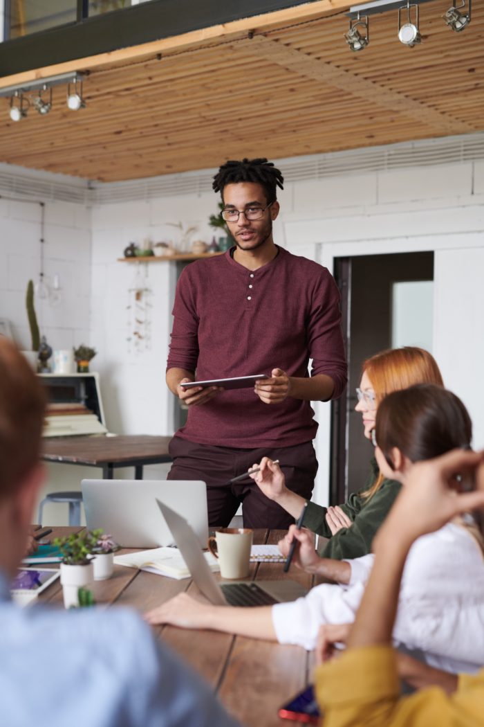 10 Best Entry Level Jobs for Physics Majors (Avg. Salary: $70K/yr) 9 A project manager